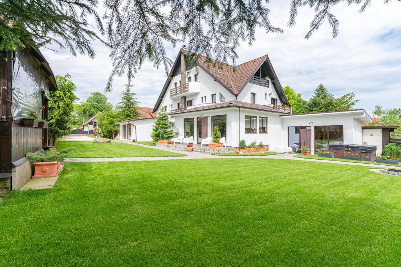 Vila Trubadur - Adults Only Bran  Exterior photo